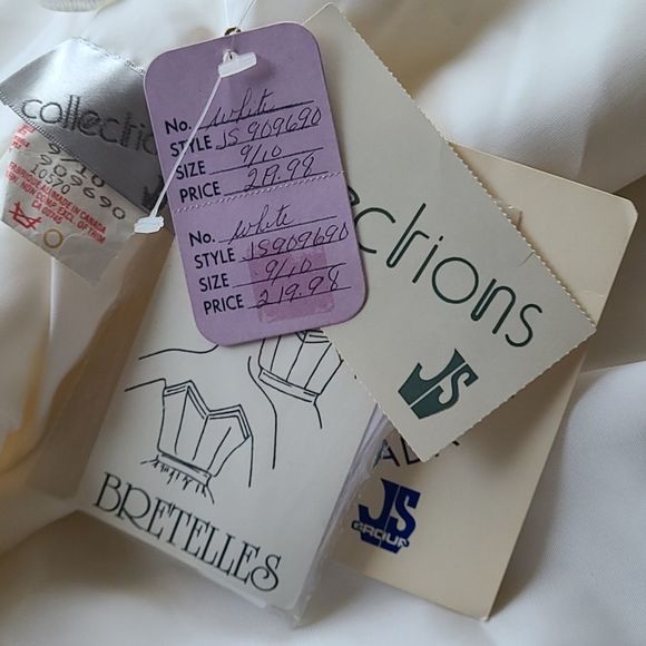 Elegant White Strapless Wedding Dress - Picture 11 of 15